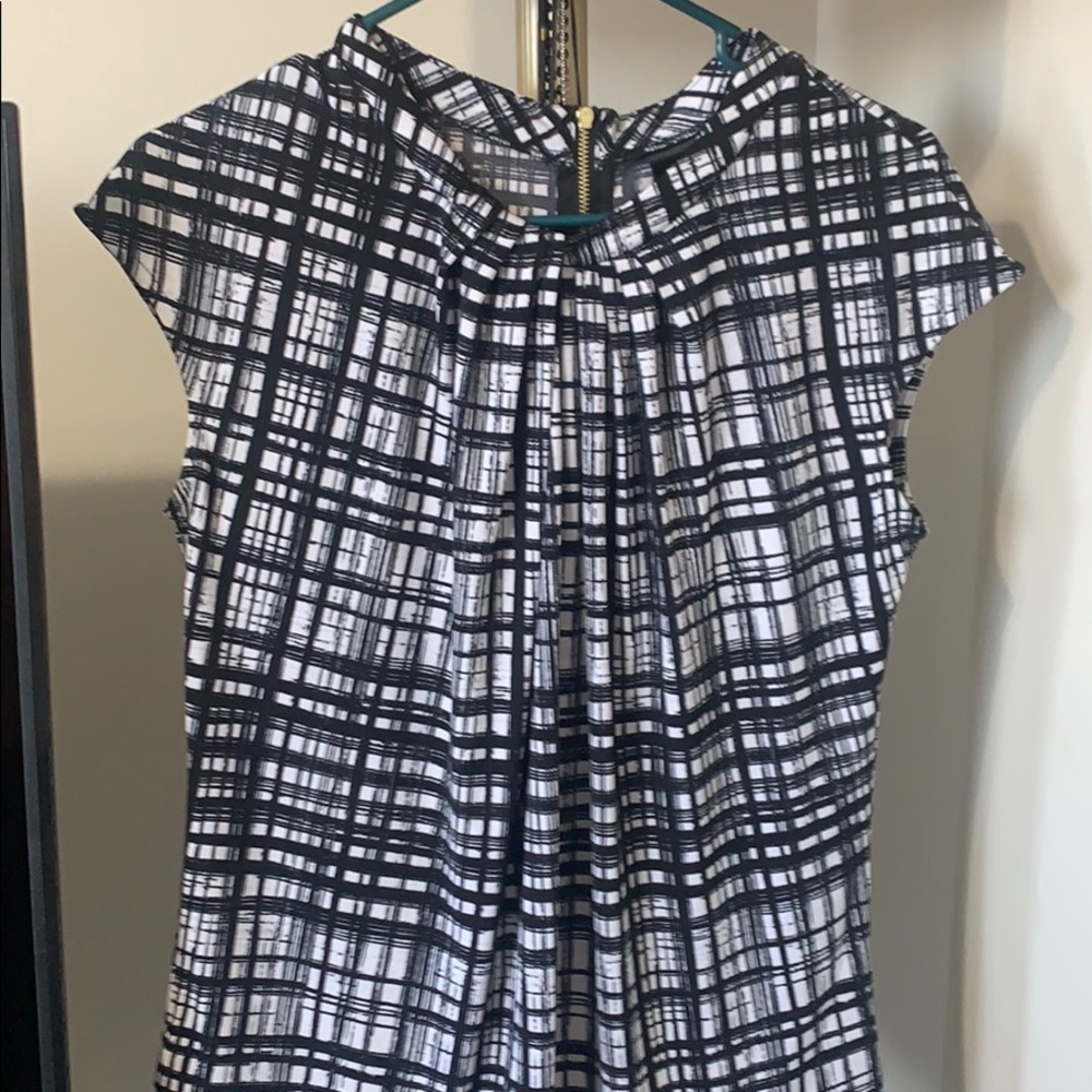 Blk and white short sleeve classic top ❤️